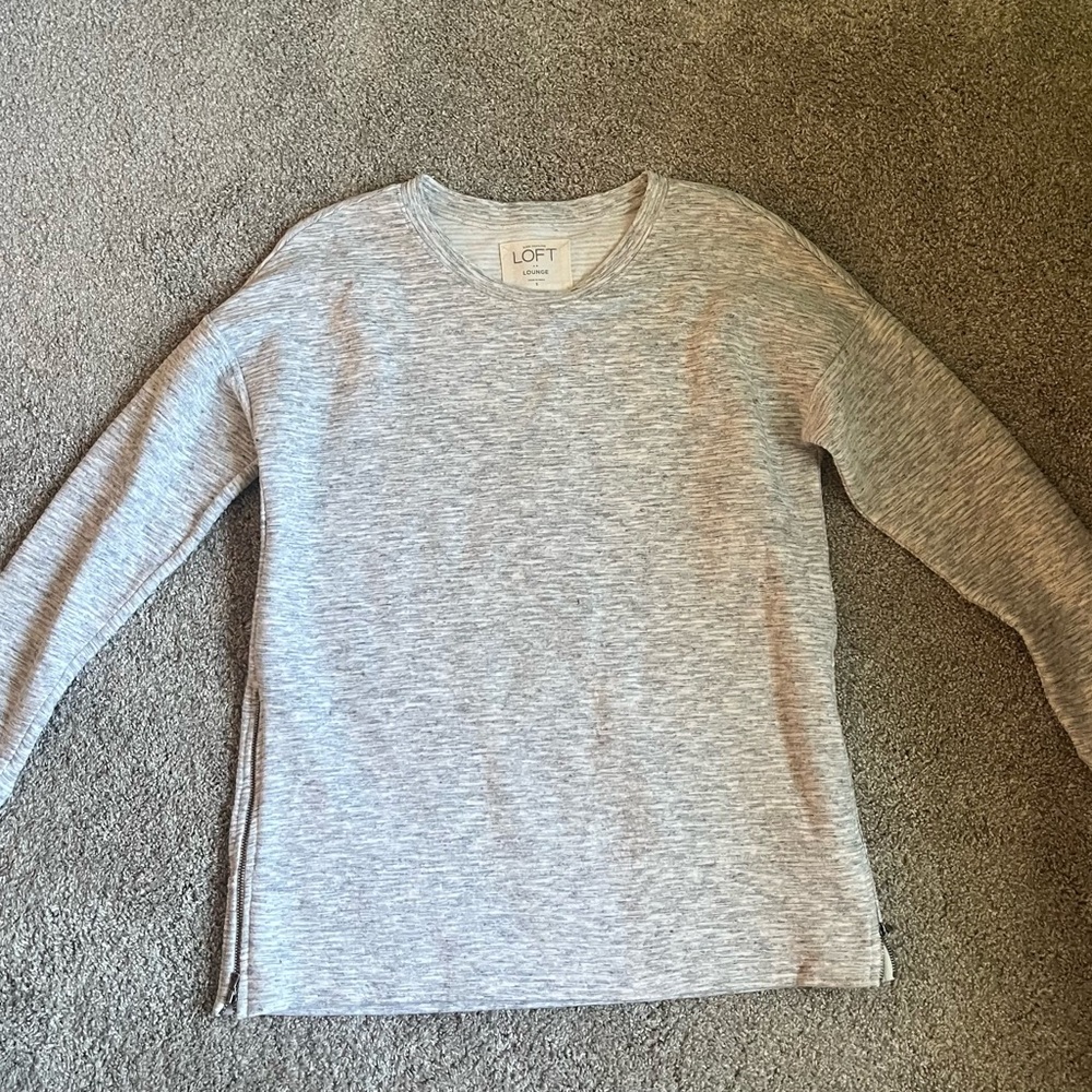 LOFT women’s Gray Long Sleeve Top